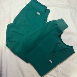 Figs Hunter Green Scrub Set